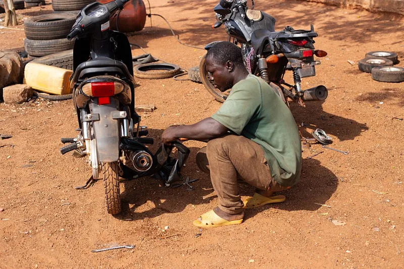 Everybody 'Knows' Cars Need Oil Every 3,000 Miles — That Number Was Never About Your Car
