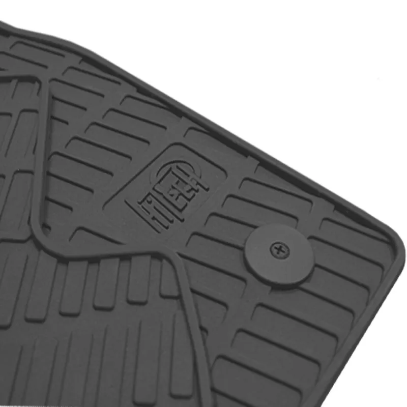 The Floor Mat Marketed for Every Season Has a Secret Weakness
